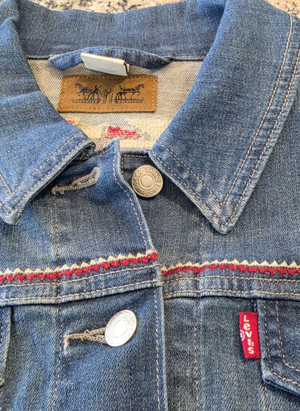 Levi’s Women’s Embroidered Western Denim Jacket XL Tribal Aztec Jean Jacket - Picture 7 of 14